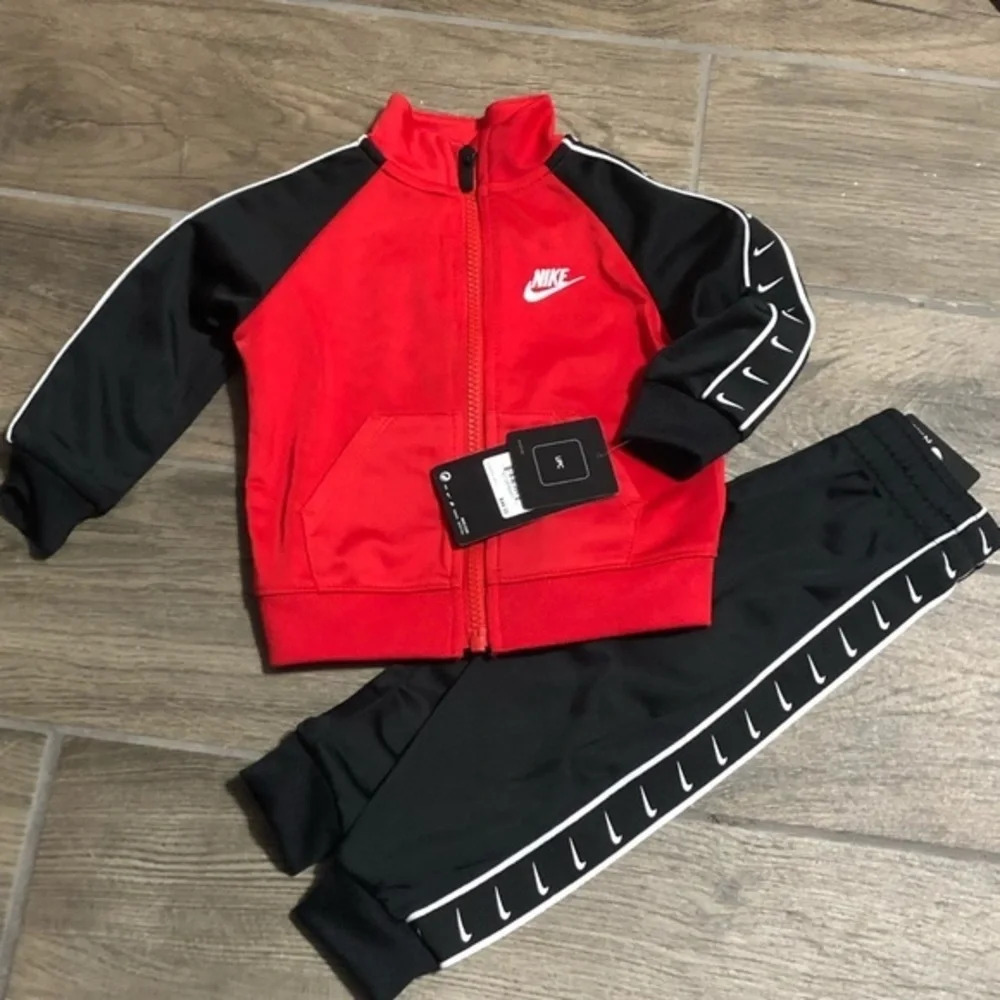 Nike toddler jogger set w/ jacket red-black NWT activewear sportswear streetwear